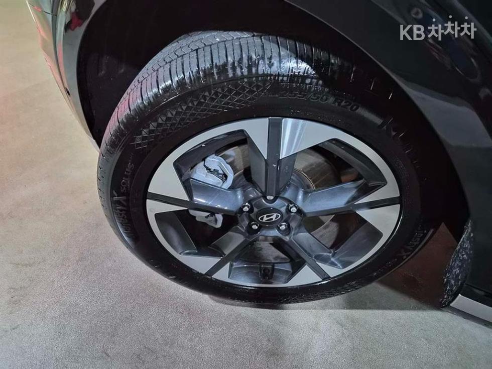 2025 Hyundai Used Car photo