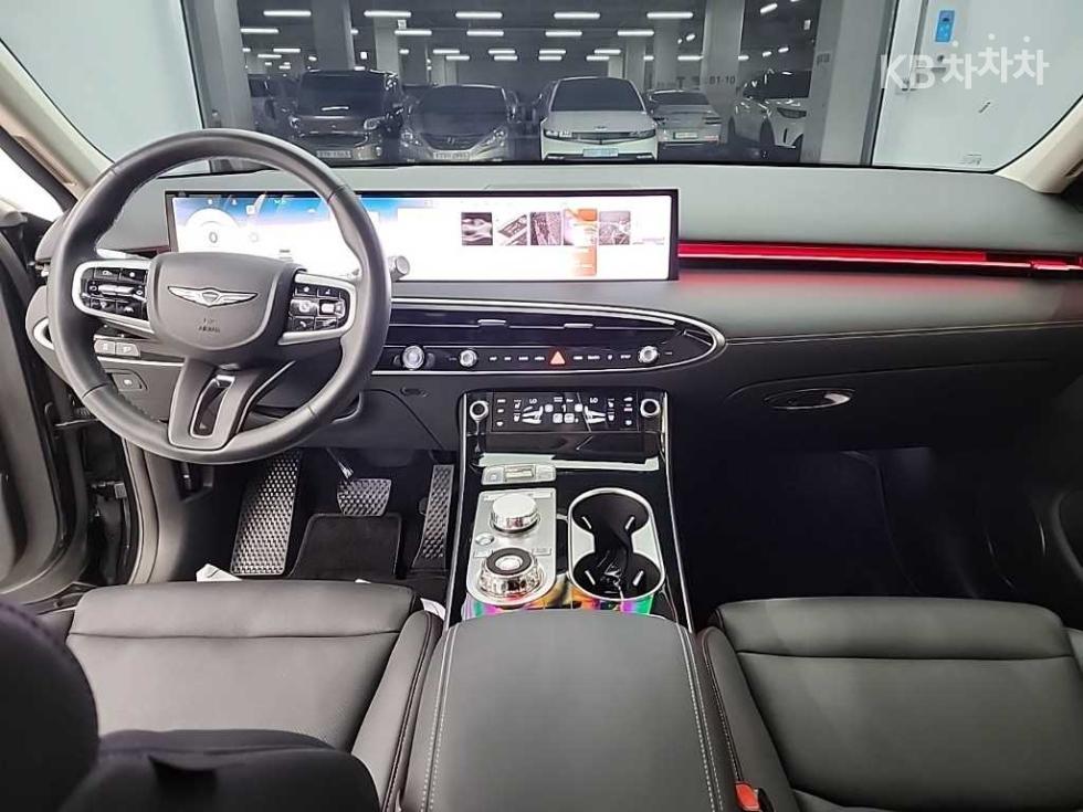 2025 Genesis GV70 photo