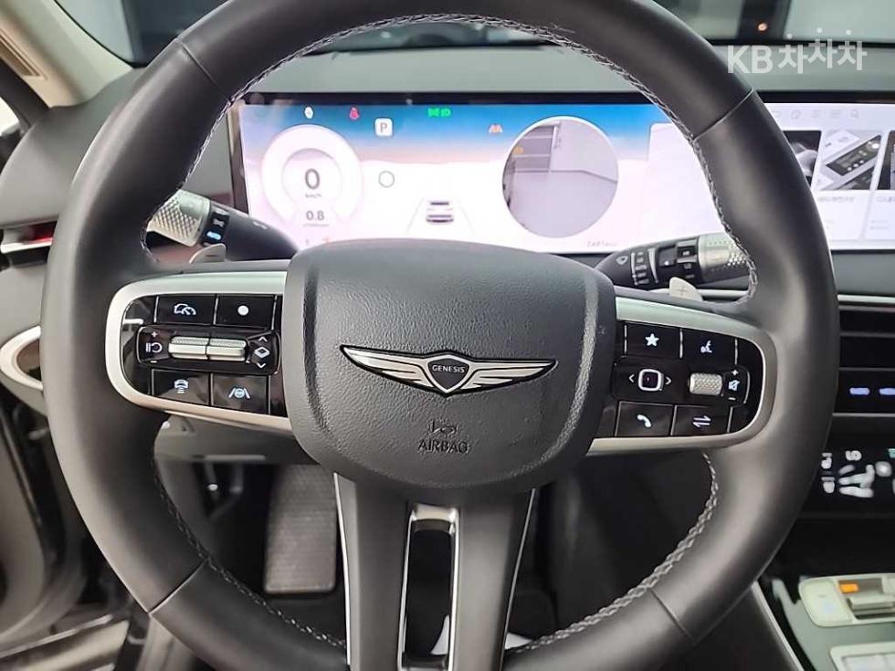 2025 Genesis GV70 photo