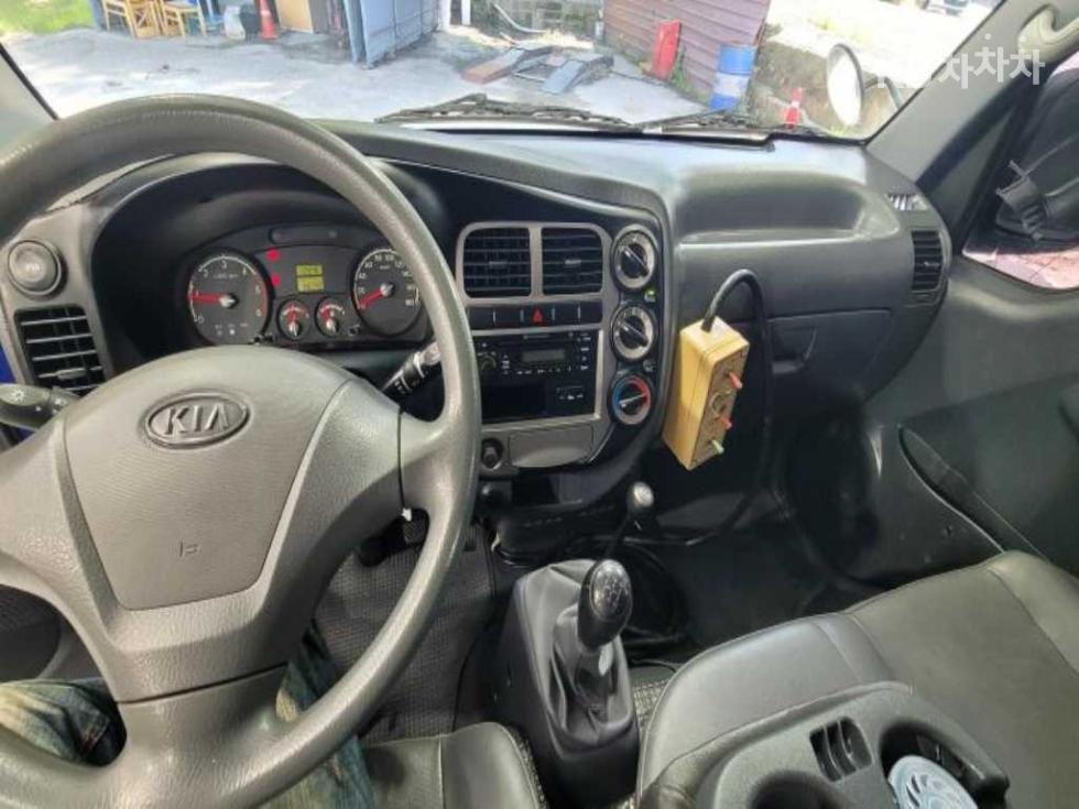 2010 - kia bongo iii