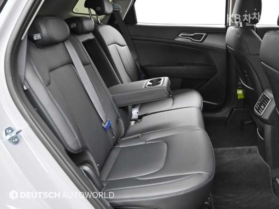 2025 - kia sportage