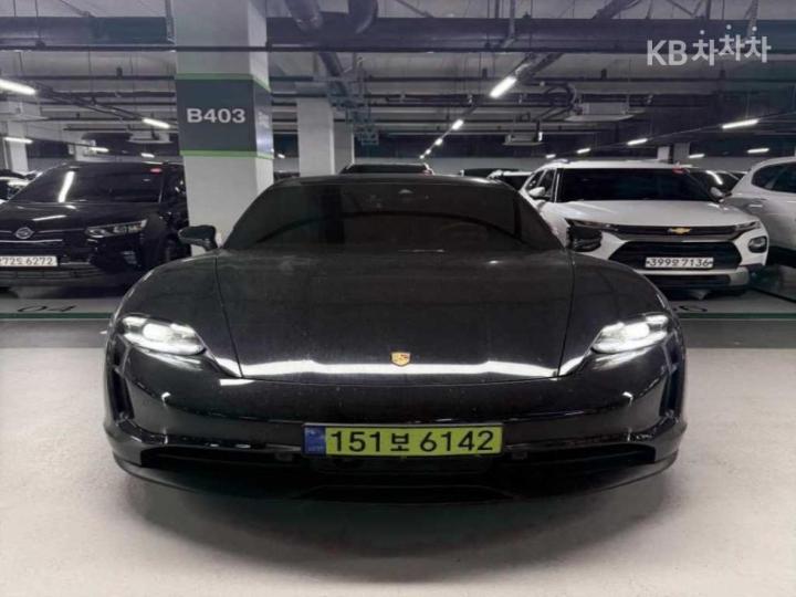 Porsche Taycan 4S