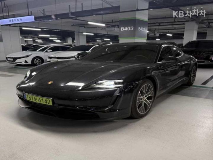 Porsche Taycan 4S 3