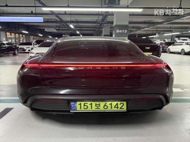 Porsche Taycan 4S 4