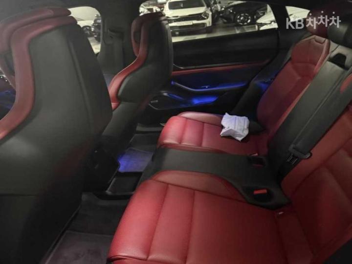 Porsche Taycan 4S 6