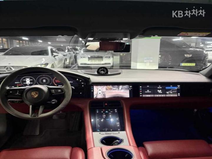 Porsche Taycan 4S 7