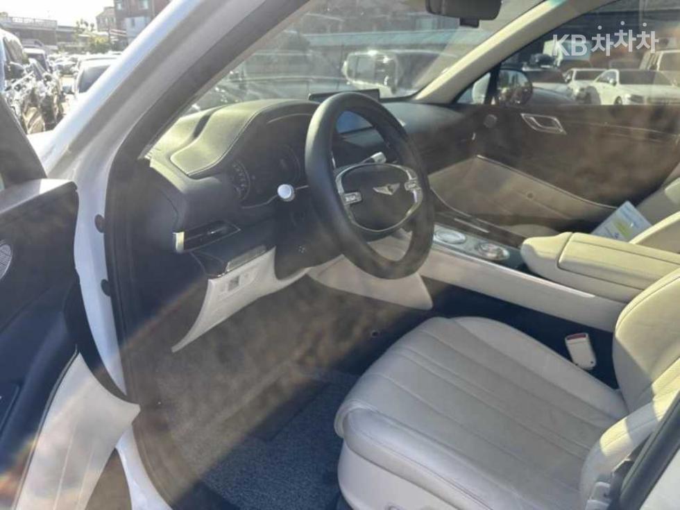 2022 Genesis GV80 photo