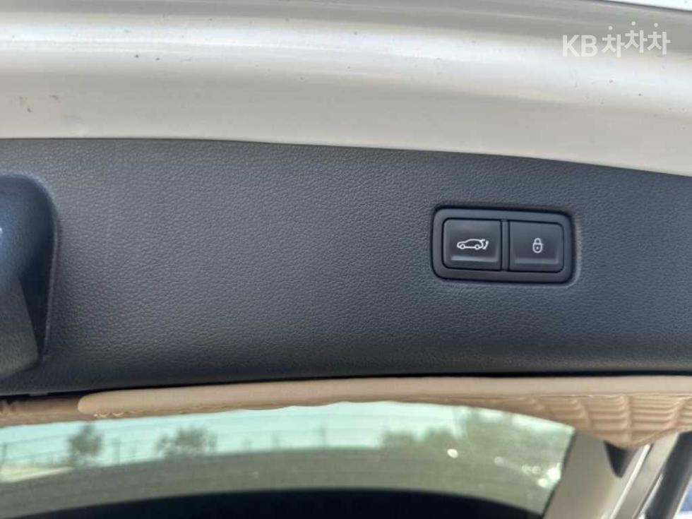 2022 Genesis GV80 photo