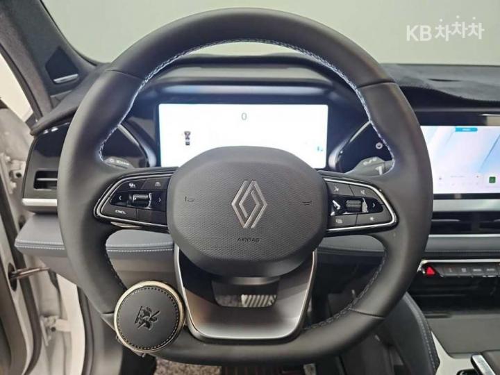 Renault Koleos E-Tech Hybrid Iconic 10