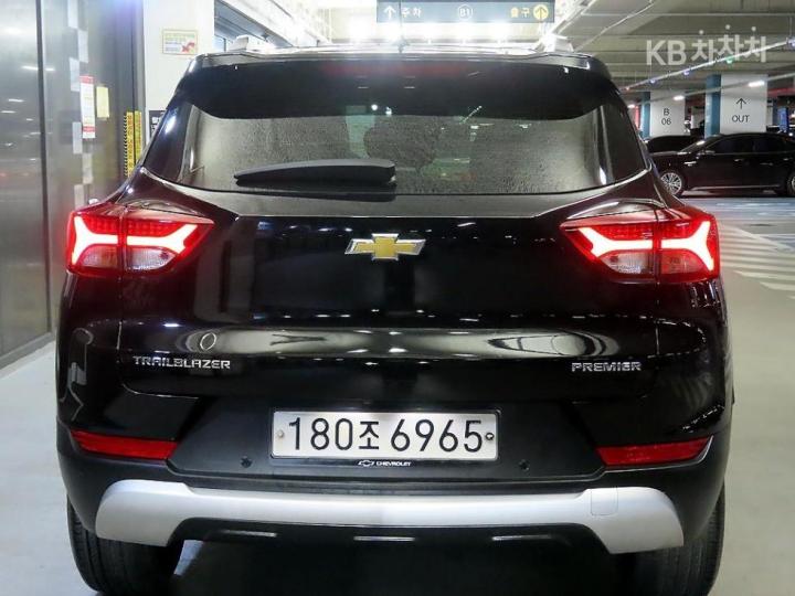 Chevrolet Trailblazer 1.35 Gasoline 2WD Premier 6