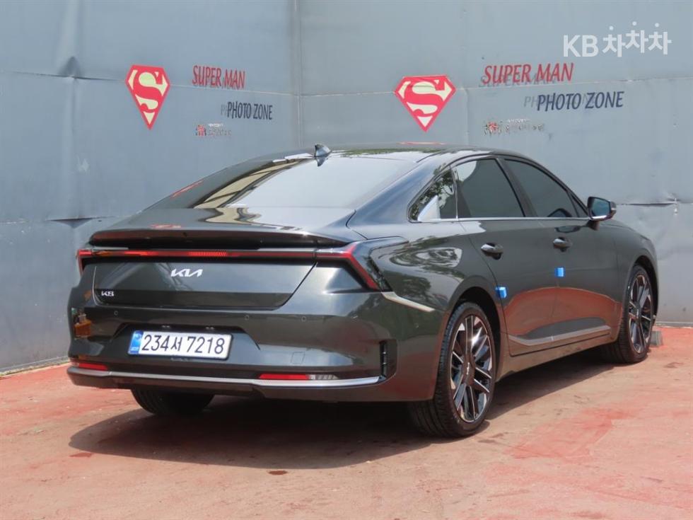 Kia K8 — miniaturë 3