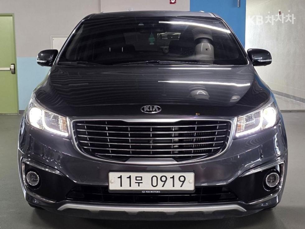 Kia Carnival — miniaturë 2