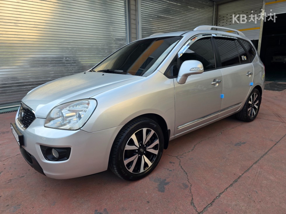 Kia Carens — miniaturë 2