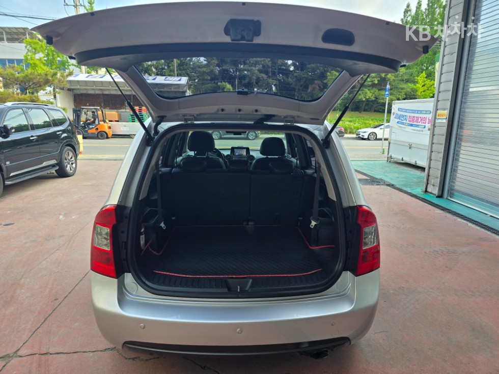 Kia Carens — miniaturë 22