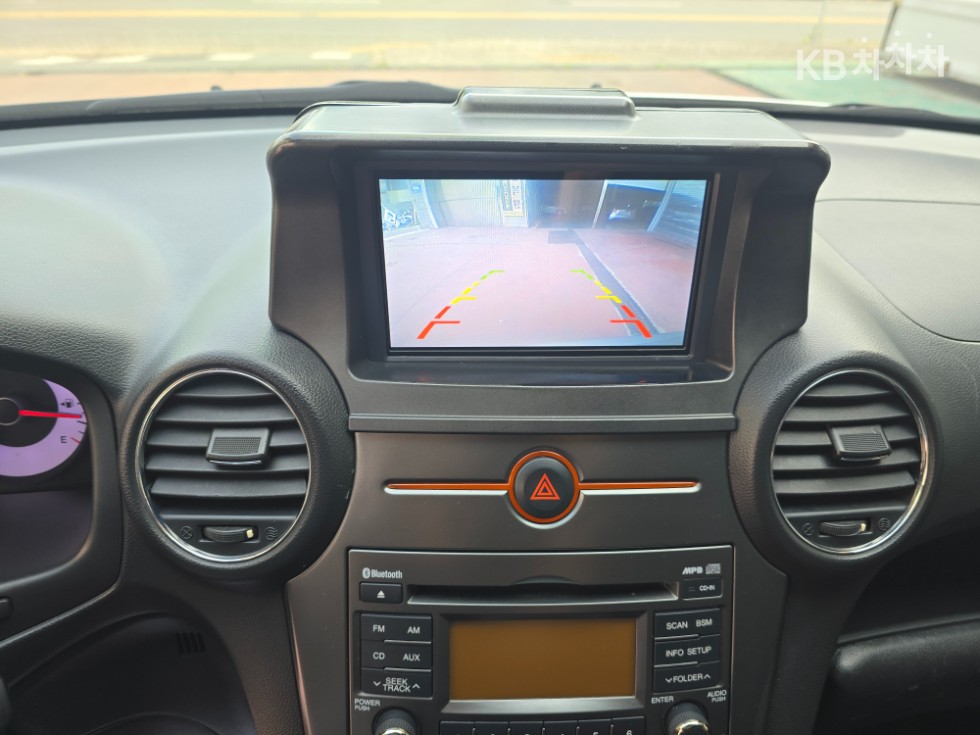 Kia Carens — miniaturë 24