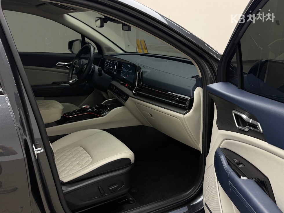 2023 - kia sportage