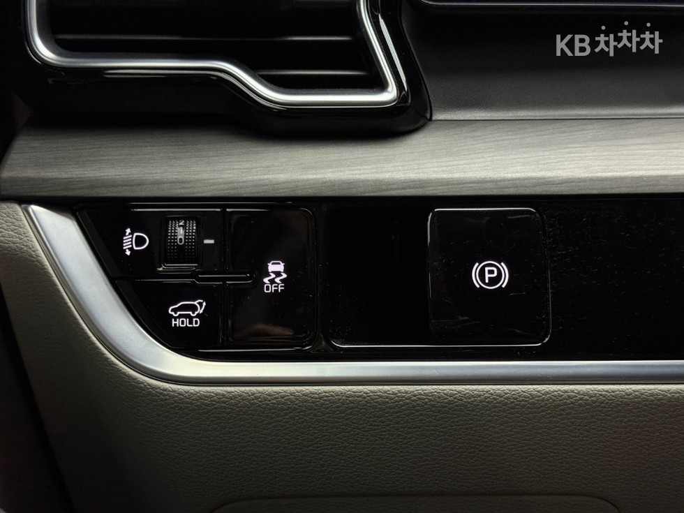 2023 - kia sportage