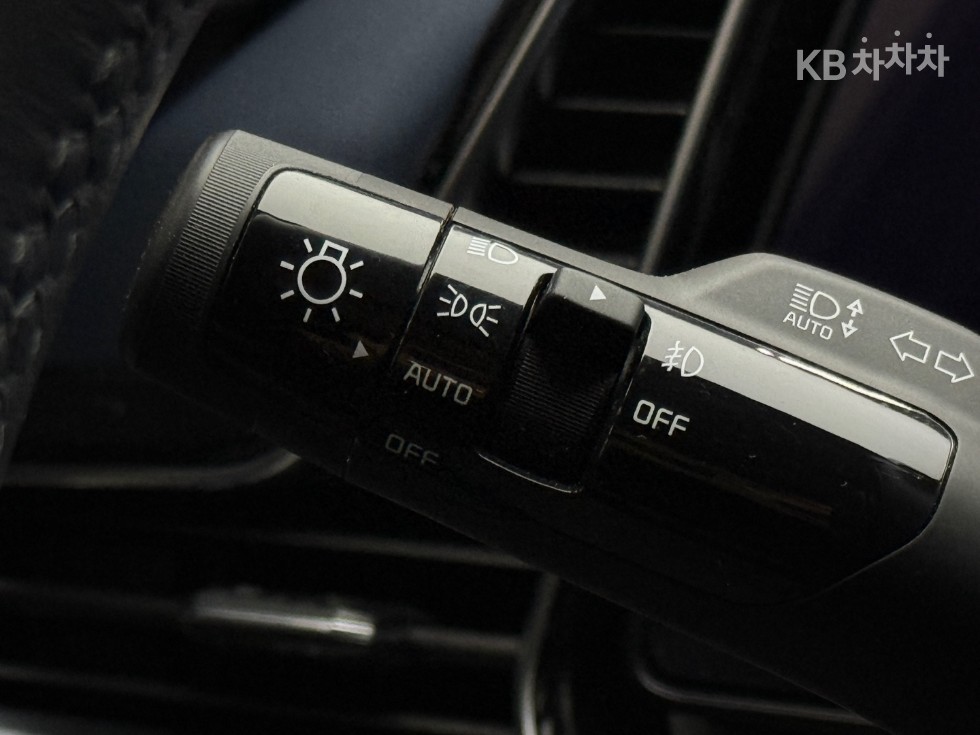 2023 - kia sportage