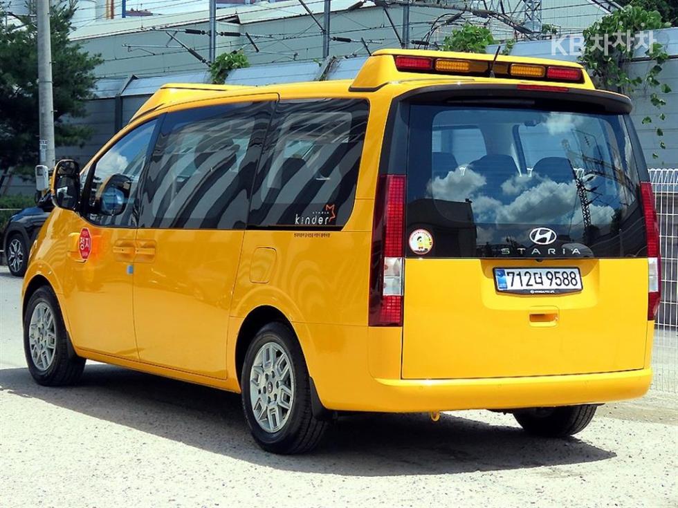 Hyundai Staria — miniaturë 3