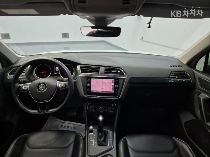 Volkswagen Tiguan 2.0 TDI Premium 8