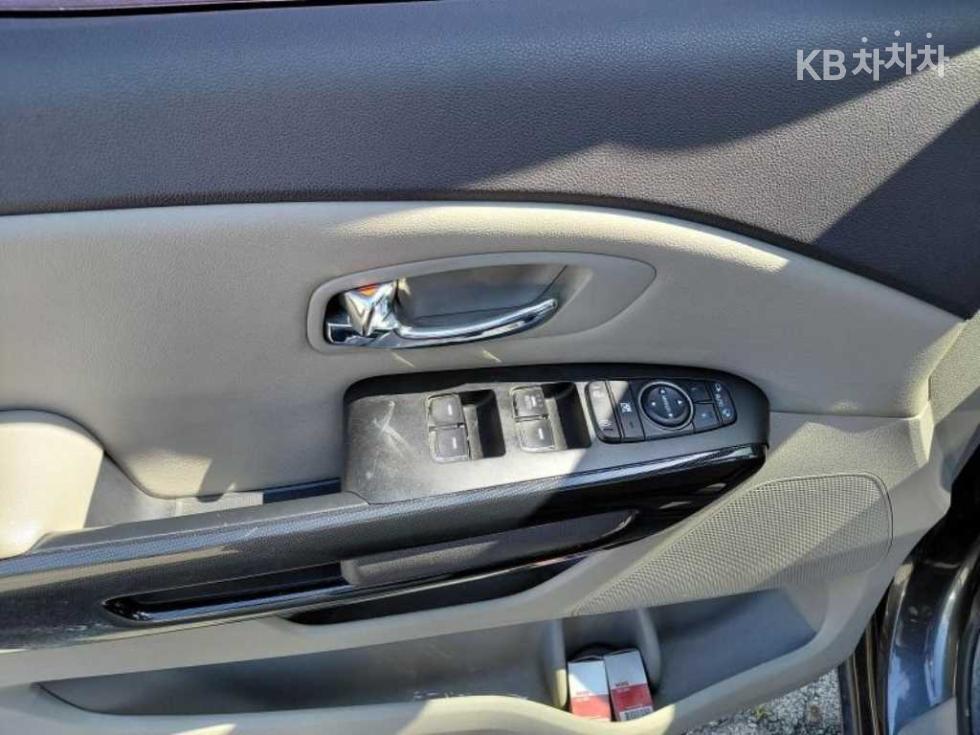 2016 - kia carnival