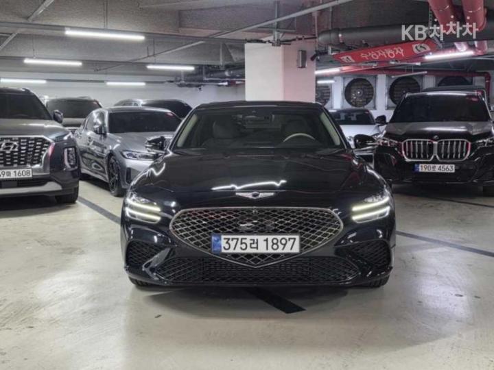 Genesis G70 2.0T 4WD Standard 3