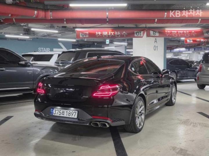Genesis G70 2.0T 4WD Standard 5