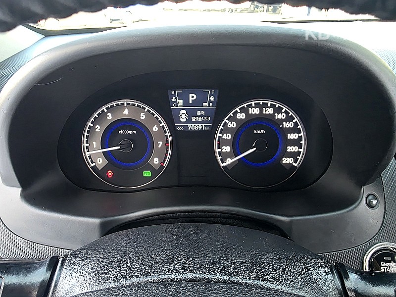 2011 - hyundai accent