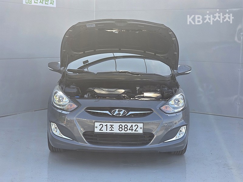2011 - hyundai accent