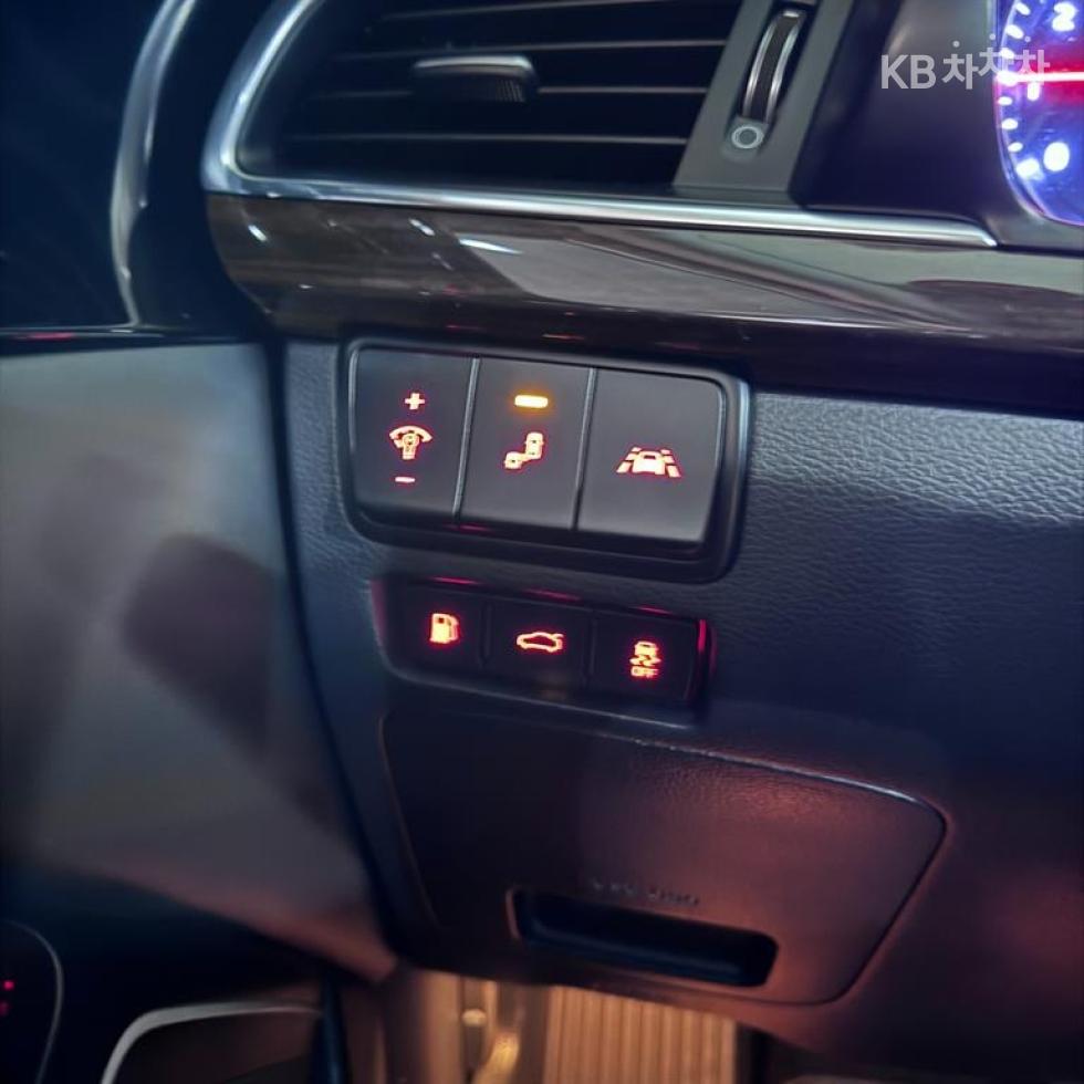2019 - kia k7