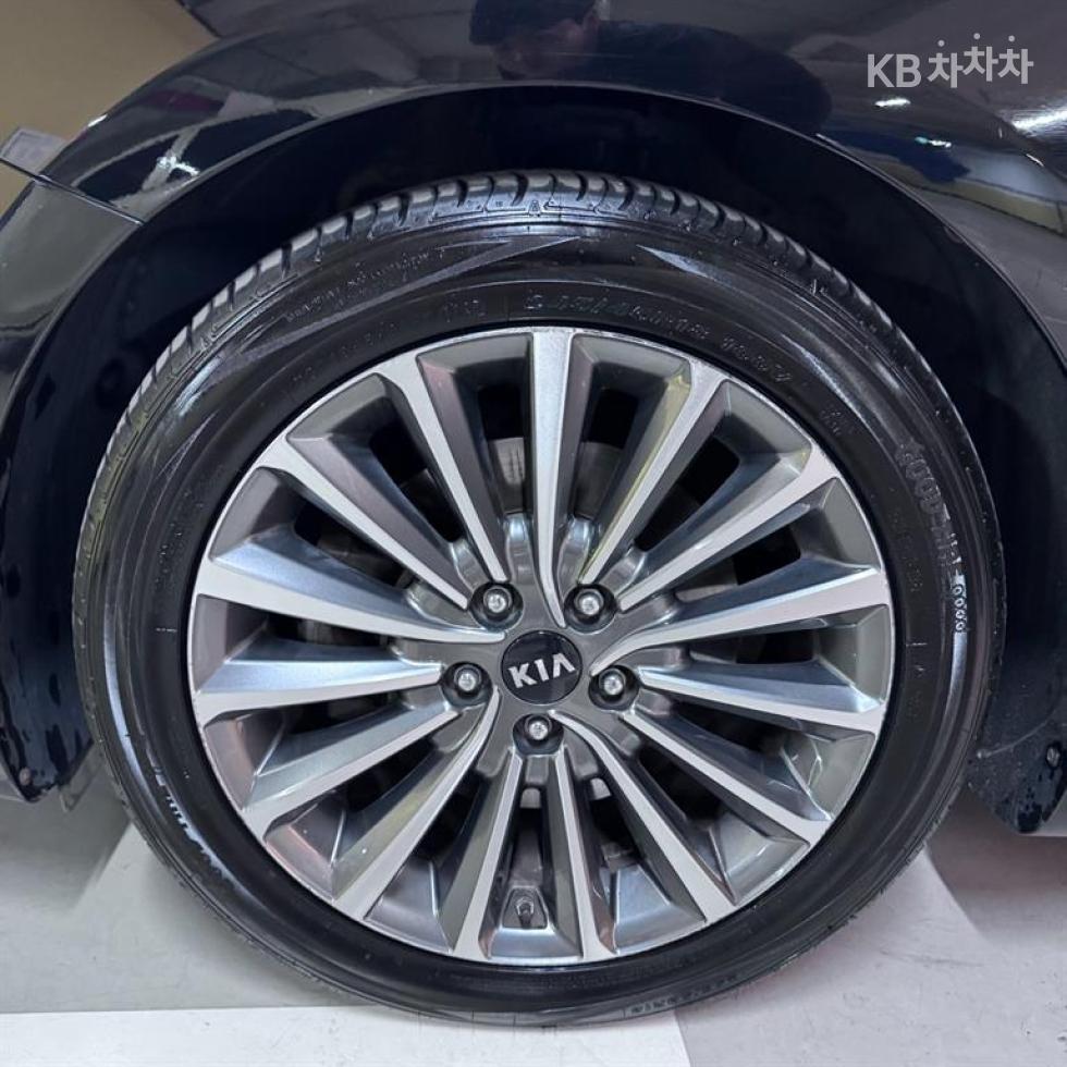 2019 - kia k7