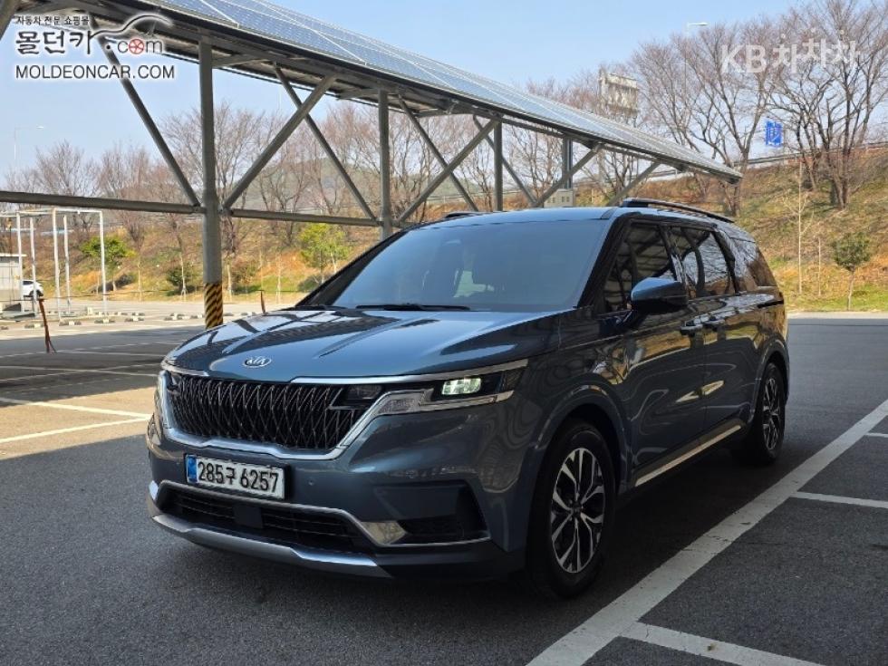 2021 - kia carnival