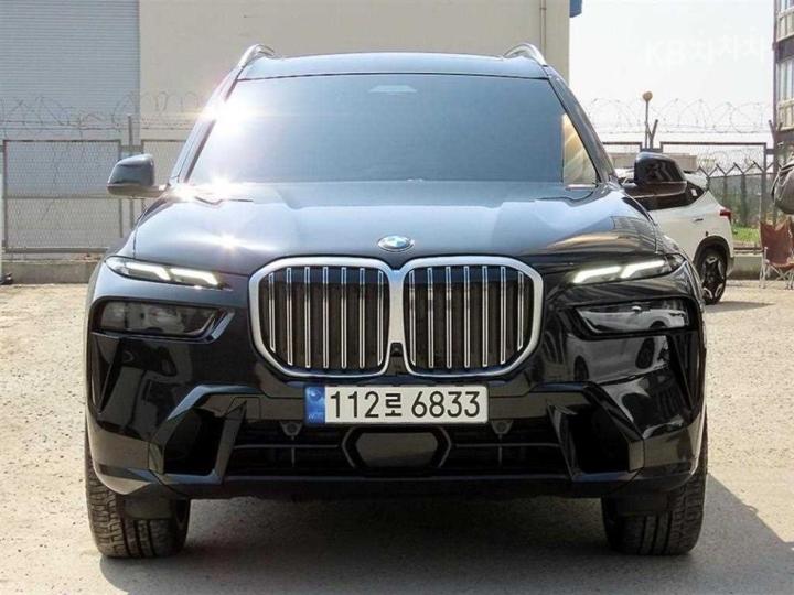 BMW X7 xDrive 40i — foto 1