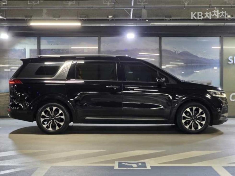 2023 - kia carnival