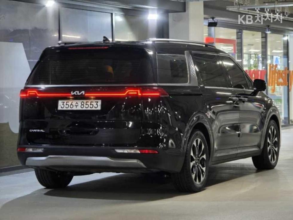 2023 - kia carnival