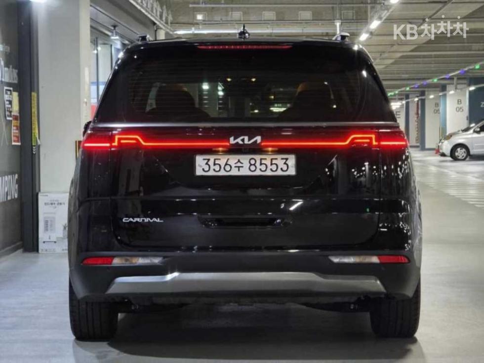 2023 - kia carnival