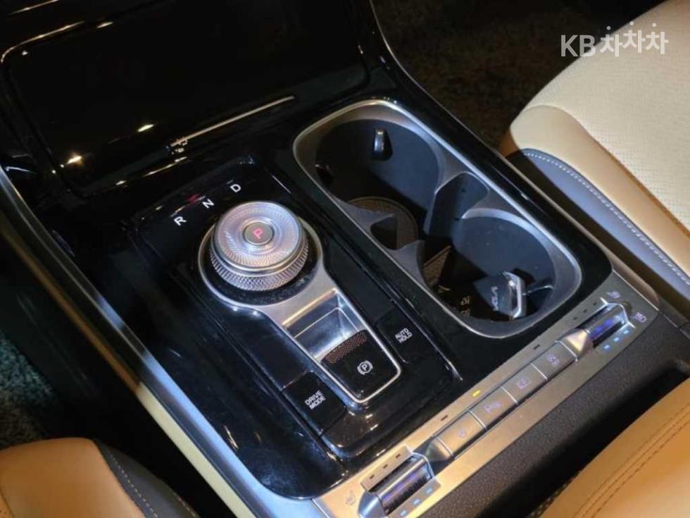 2023 - kia carnival