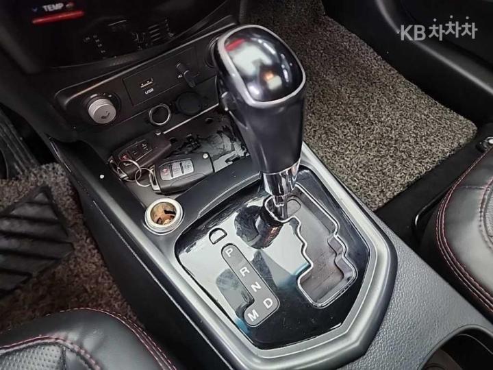 KG Mobility (Ssangyong) Tivoli Air 2WD RX 10