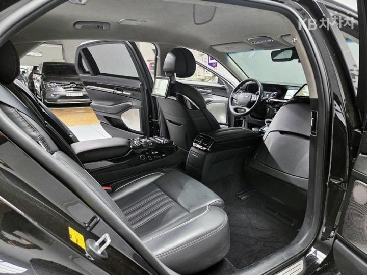 Genesis EQ900 3.8 GDI AWD Prestige 6