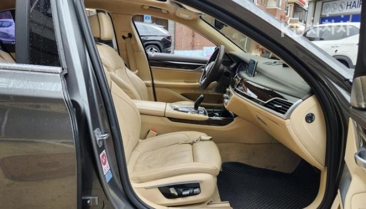 BMW 7 Series G11 750Li xDrive Premium 5