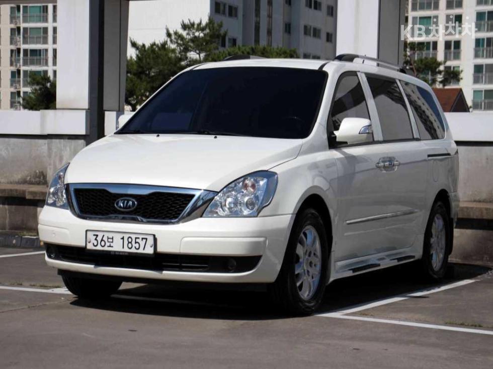 2011 kia carnival