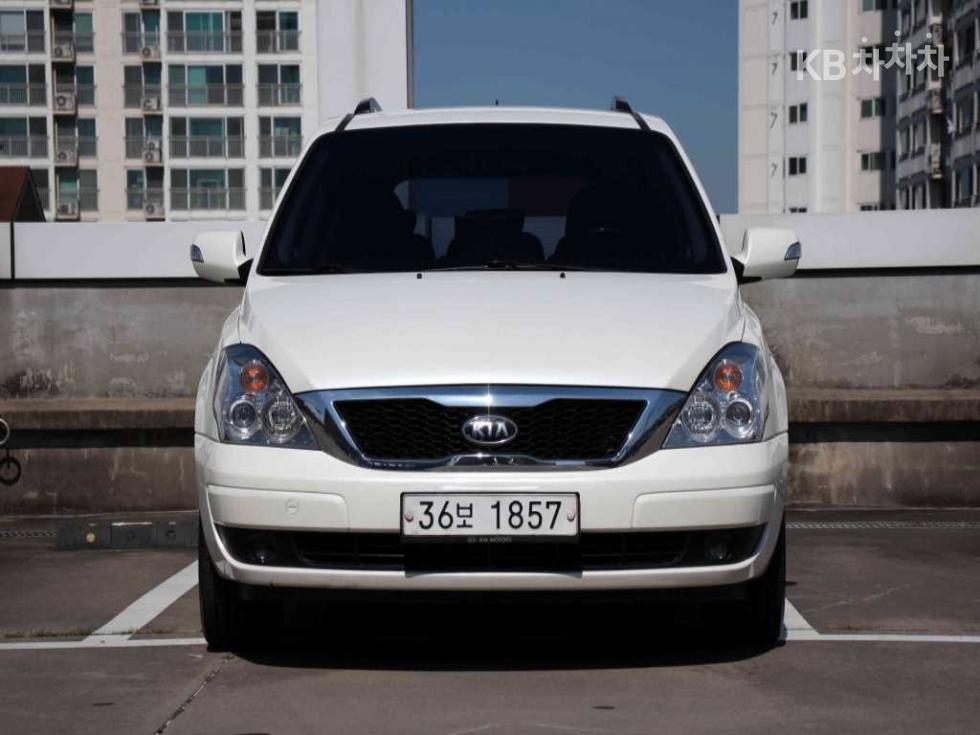 2011 - kia carnival