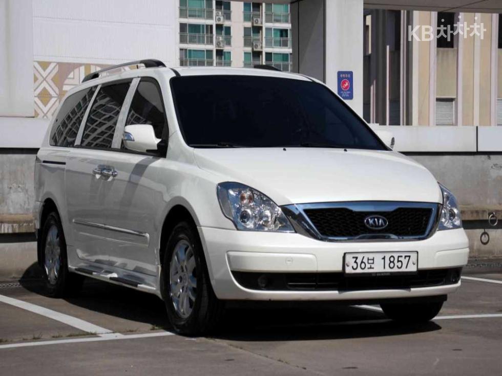 2011 - kia carnival