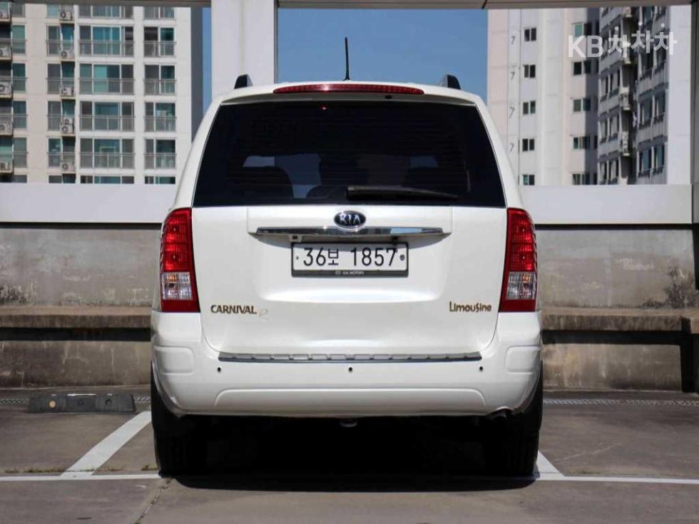 2011 - kia carnival