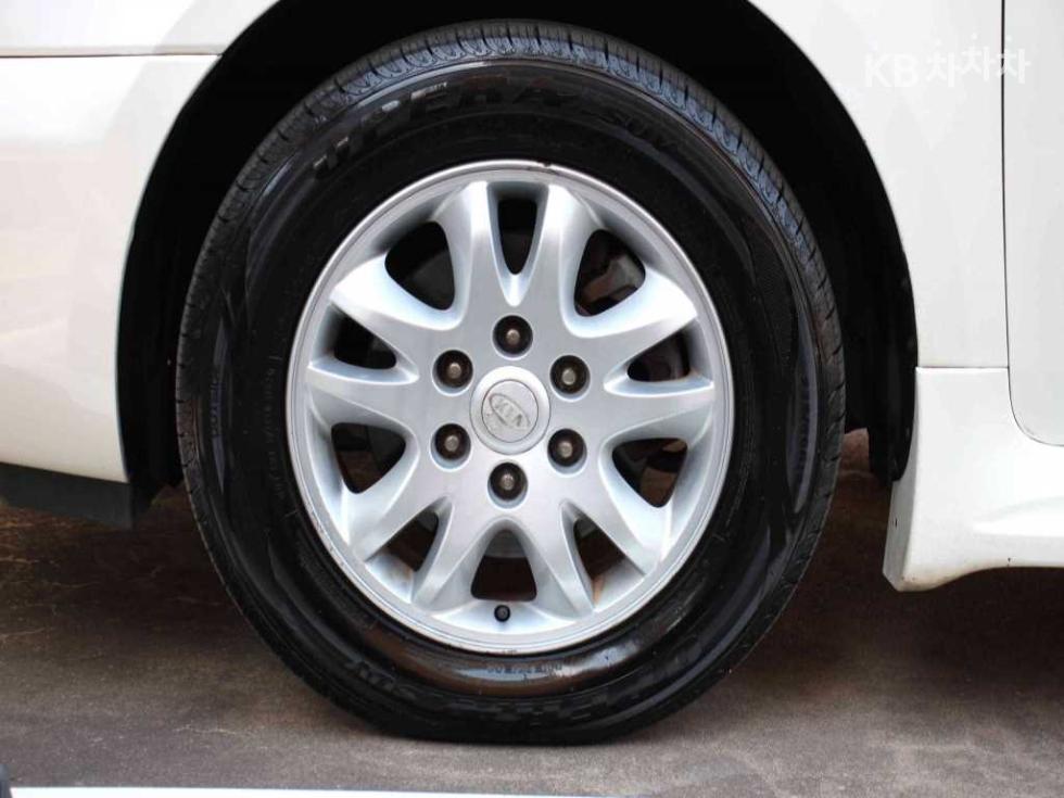 2011 - kia carnival