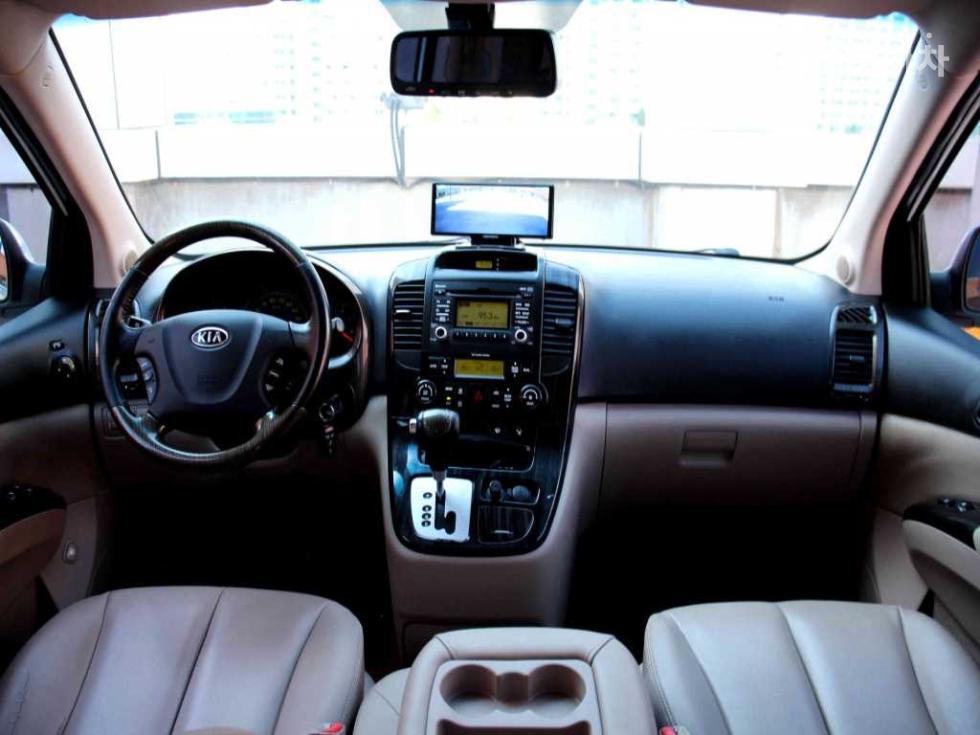 2011 - kia carnival
