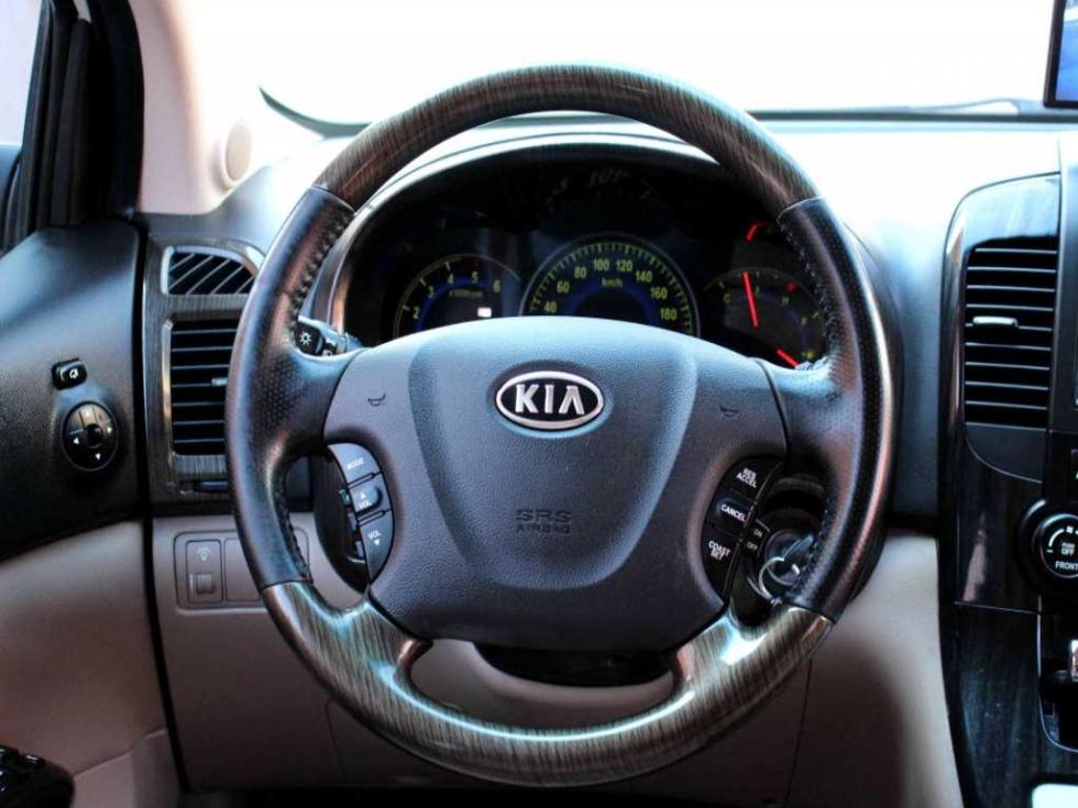 2011 - kia carnival