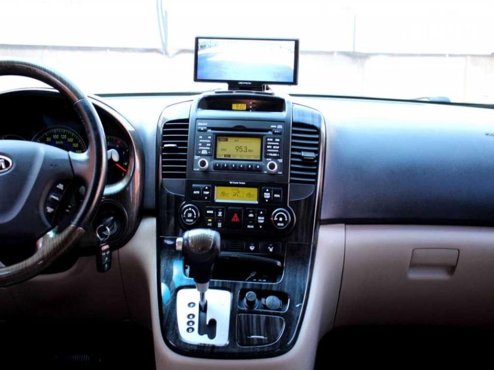 2011 - kia carnival