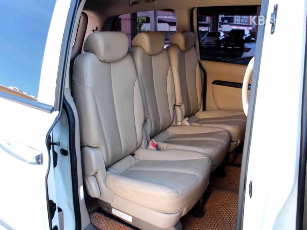 2011 - kia carnival