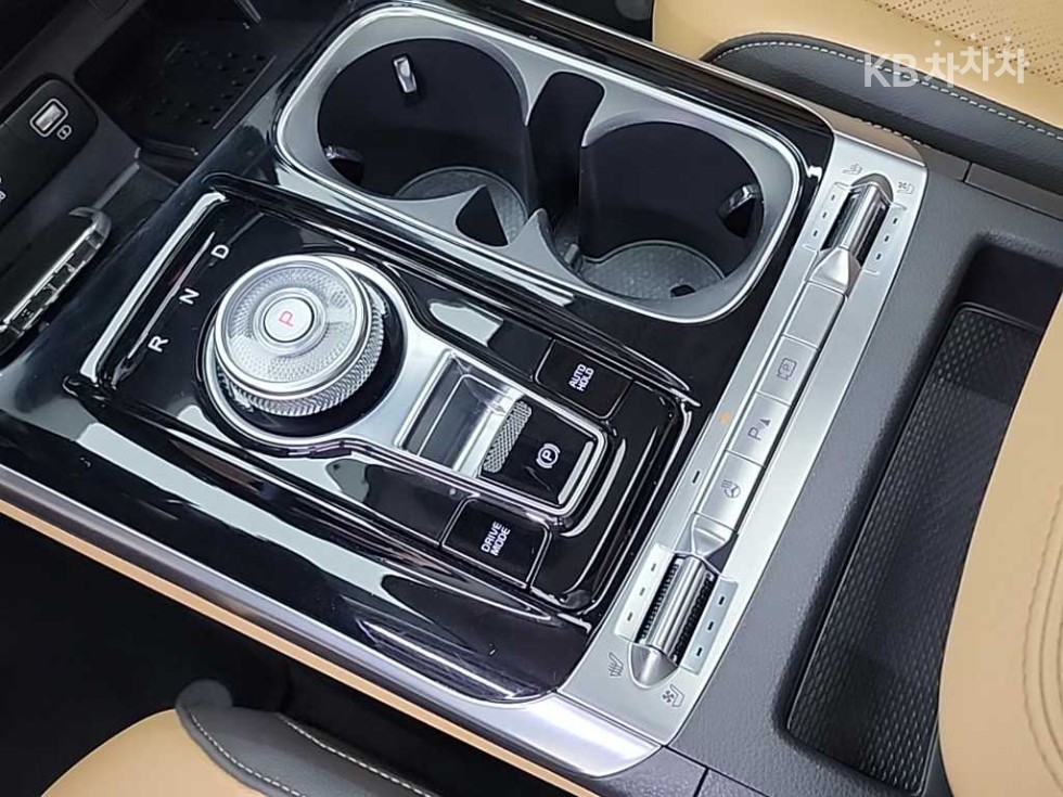 Kia Carnival — miniaturë 8